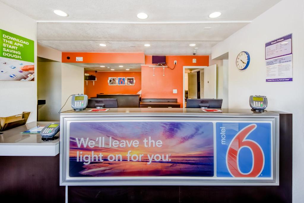 Motel 6-Lakeland FL Main image 2